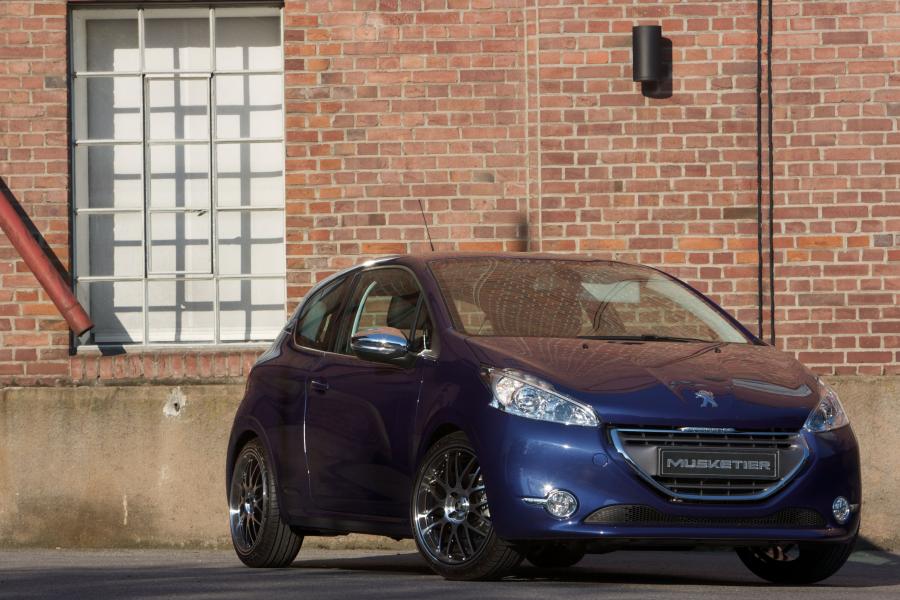  Peugeot 208 3-Door by Musketier 2013 года  (фото 3 из 8)